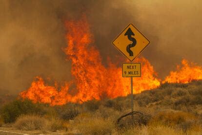 Looming thunderstorms could threaten firefighting efforts in California-Nevada blaze